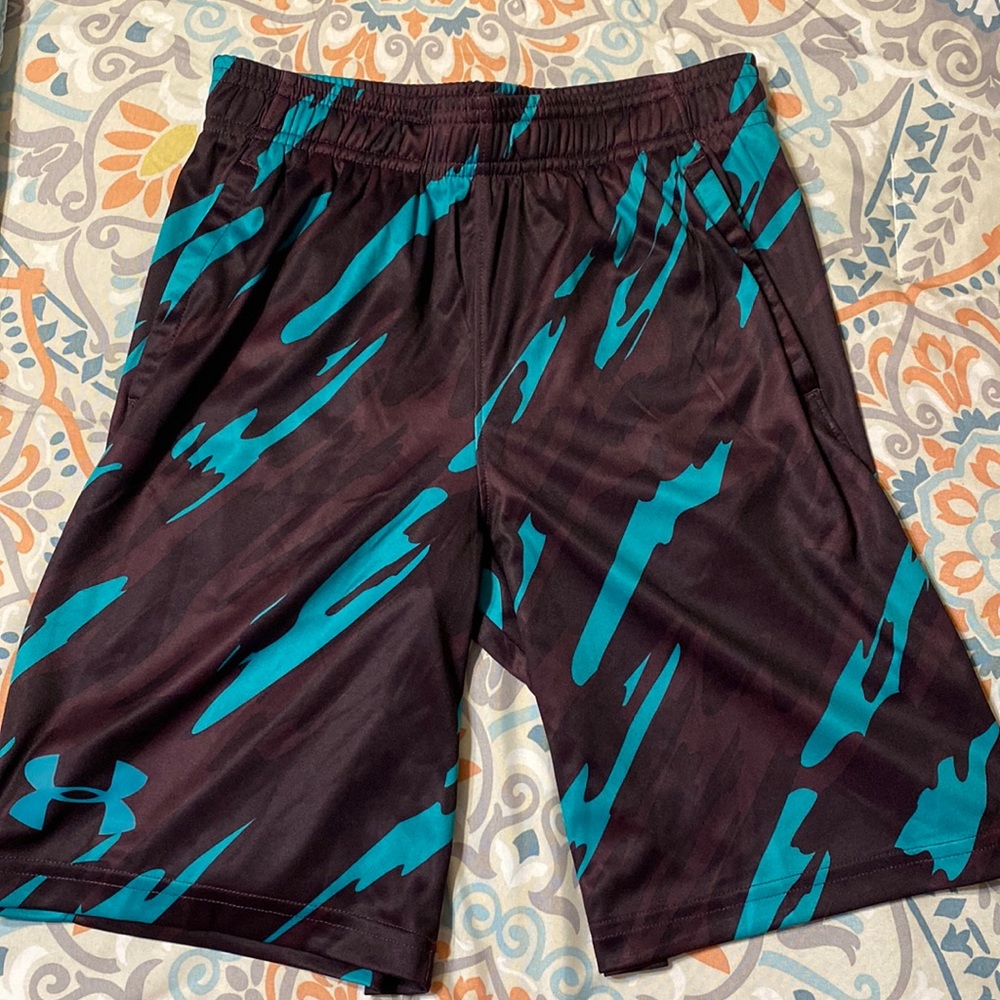 Youth boys size medium athletic shorts